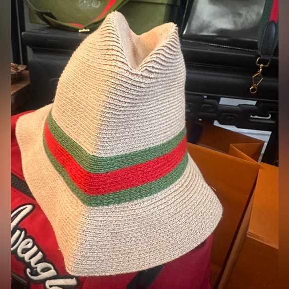 SOLD 🏆GUCCI Straw Bucket Hat with Iconic Red and Green Web Stripe Medium - Picture 2 of 8